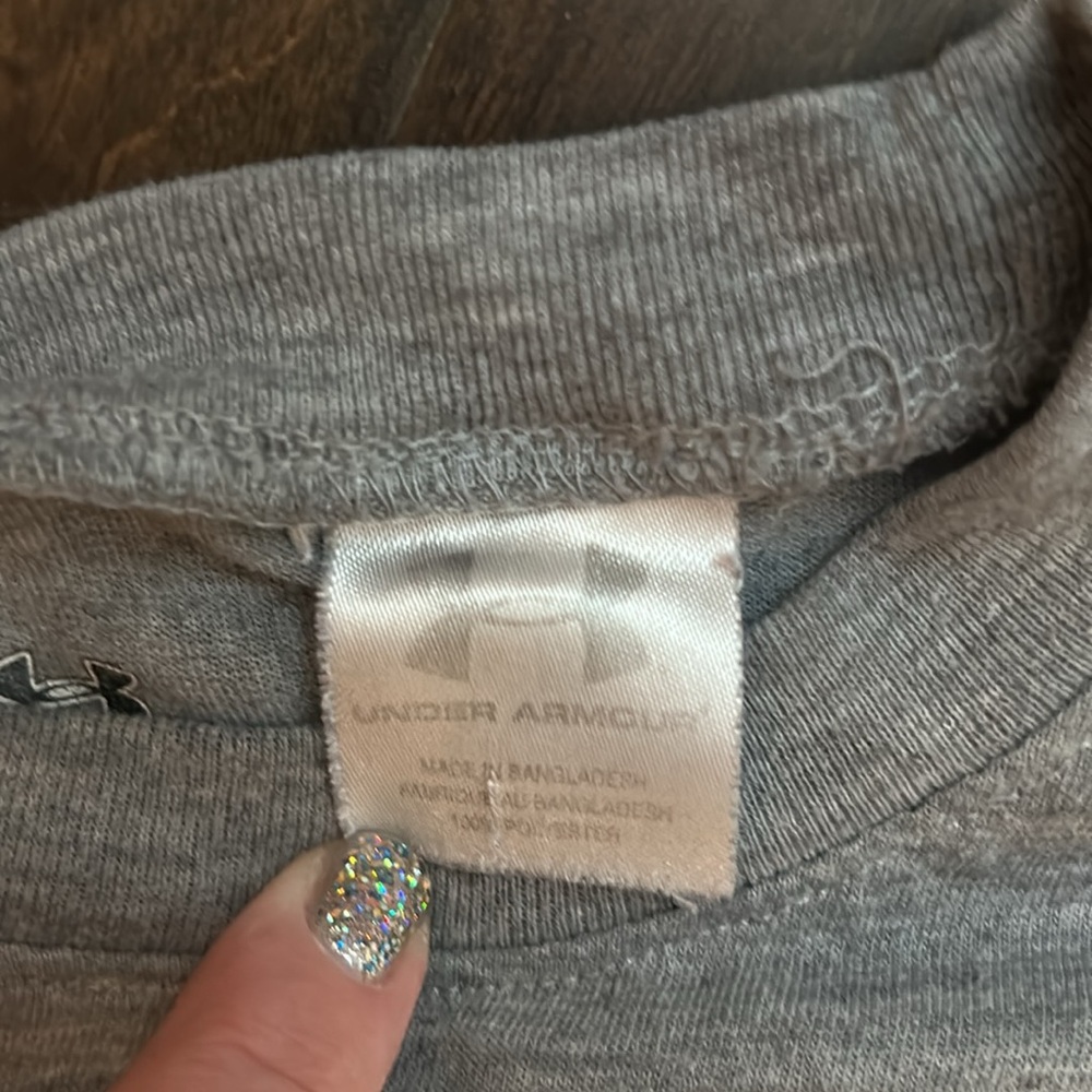 Under Armour Gray Tee - Picture 2 of 3